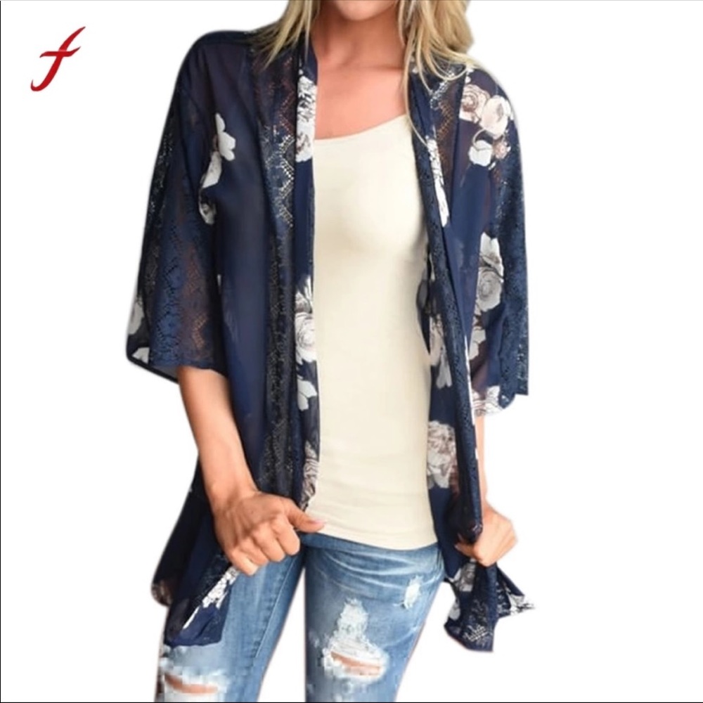 🌸 Blue Floral Kimono w/Lace Back - Picture 2 of 5